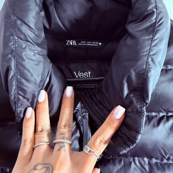 Zara Dark Puffer Vest - Picture 2 of 8